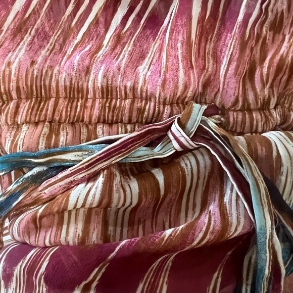 Beautiful colors chiffon peplum top size large - Picture 5 of 6